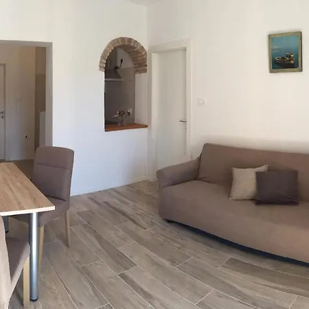 Lucia Apartment Cres Exterior photo
